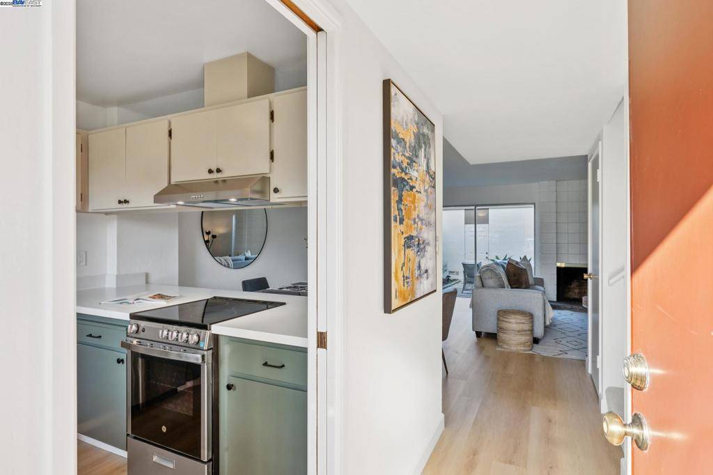 Alameda, CA 94502,3032 Linda Vista