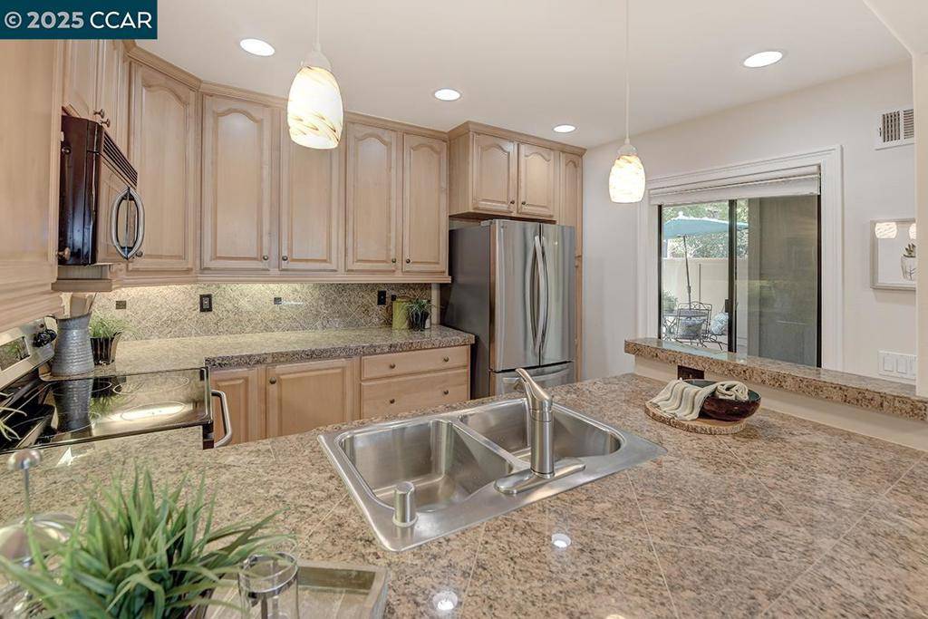 Walnut Creek, CA 94595,2409 Golden Rain Rd. #6