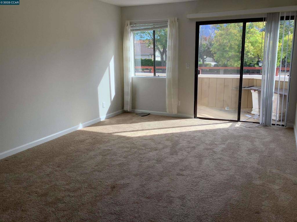 Concord, CA 94521,5080 Valley Crest Dr #32