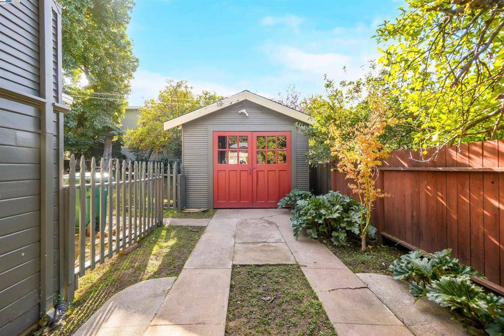 Oakland, CA 94602,3055 Kansas St