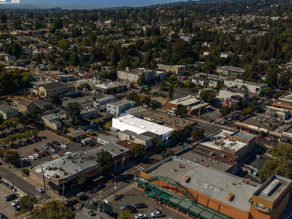 Oakland, CA 94602,3443 FRUITVALE AVENUE