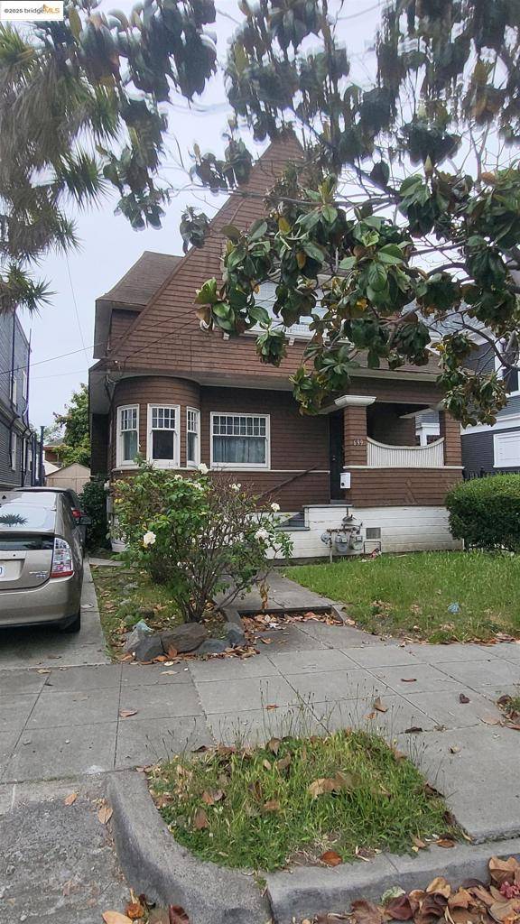 Oakland, CA 94609,699 33Rd St
