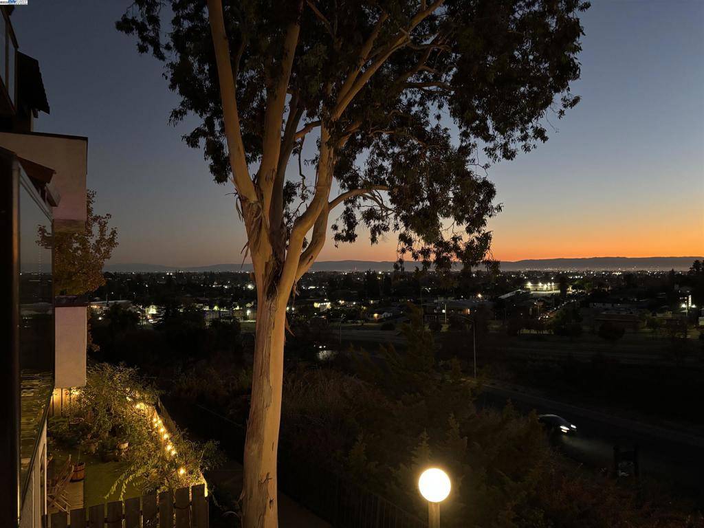 Hayward, CA 94546,21109 Gary Dr #206