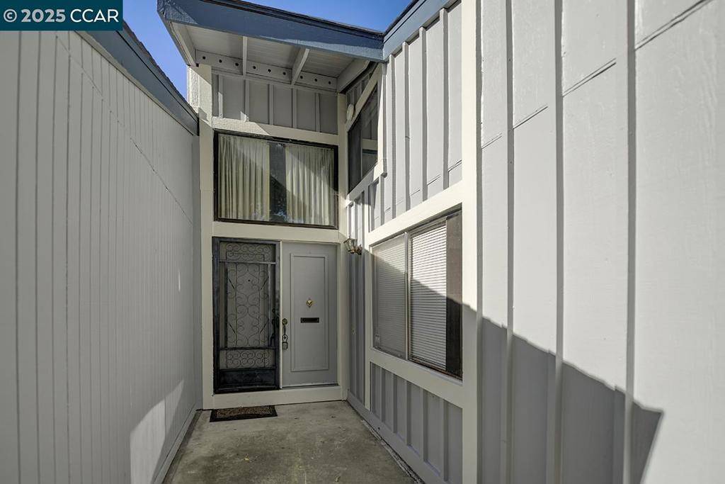 Martinez, CA 94553,390 HOLIDAY HILLS DRIVE