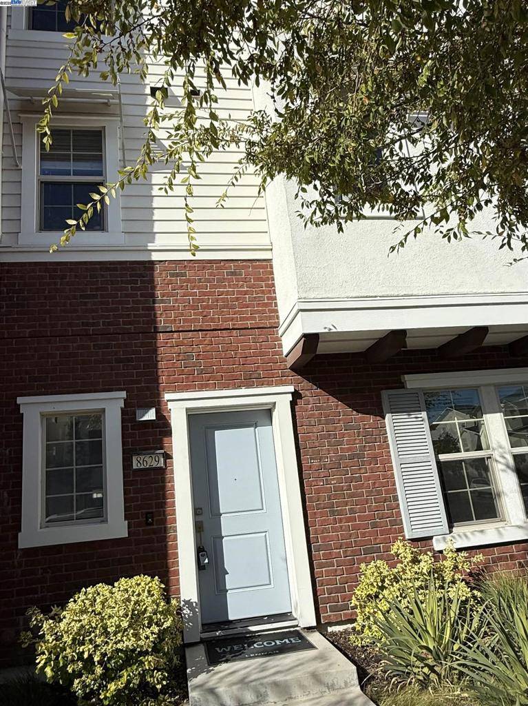 Newark, CA 94560,8629 Seawind Way