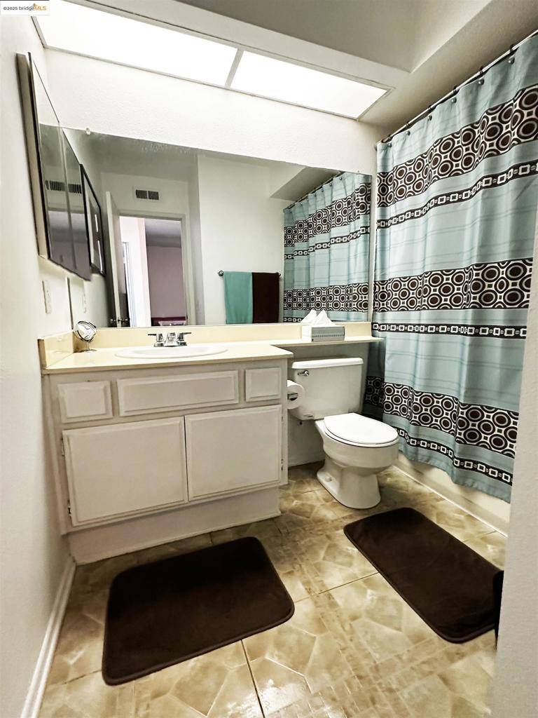 Whittier, CA 90605,13305 Meyer Rd #B