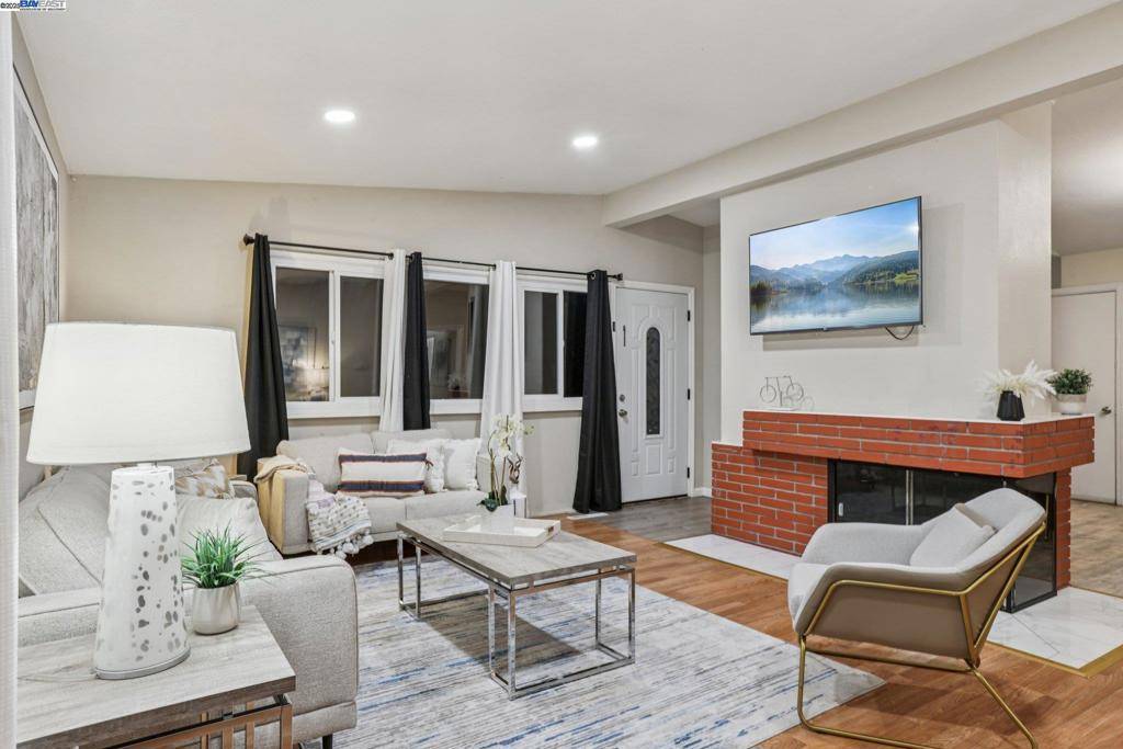 Hayward, CA 94544,24282 Willimet Way