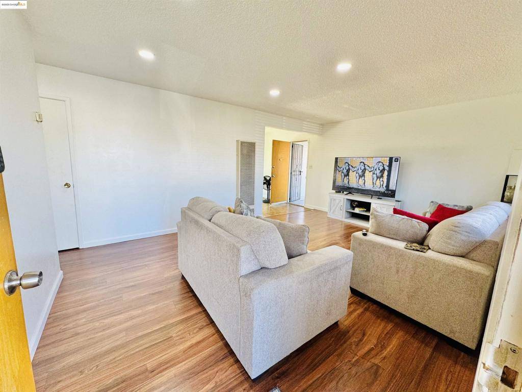 Modesto, CA 95351,1208 Latimer Ave