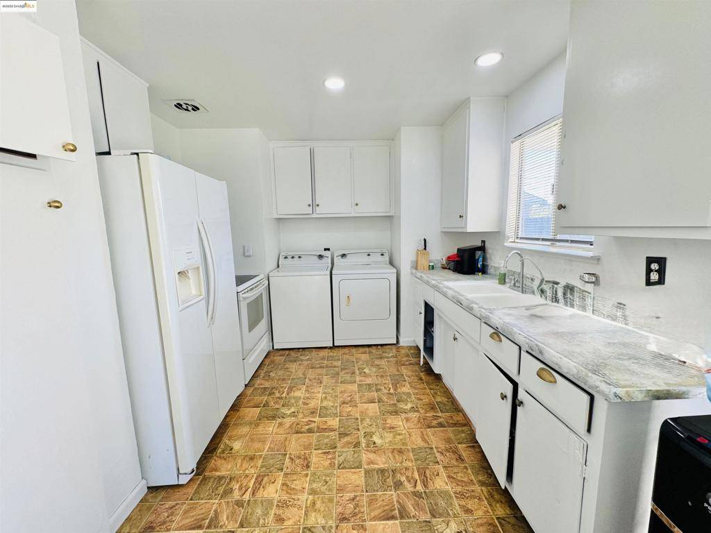 Modesto, CA 95351,1208 Latimer Ave