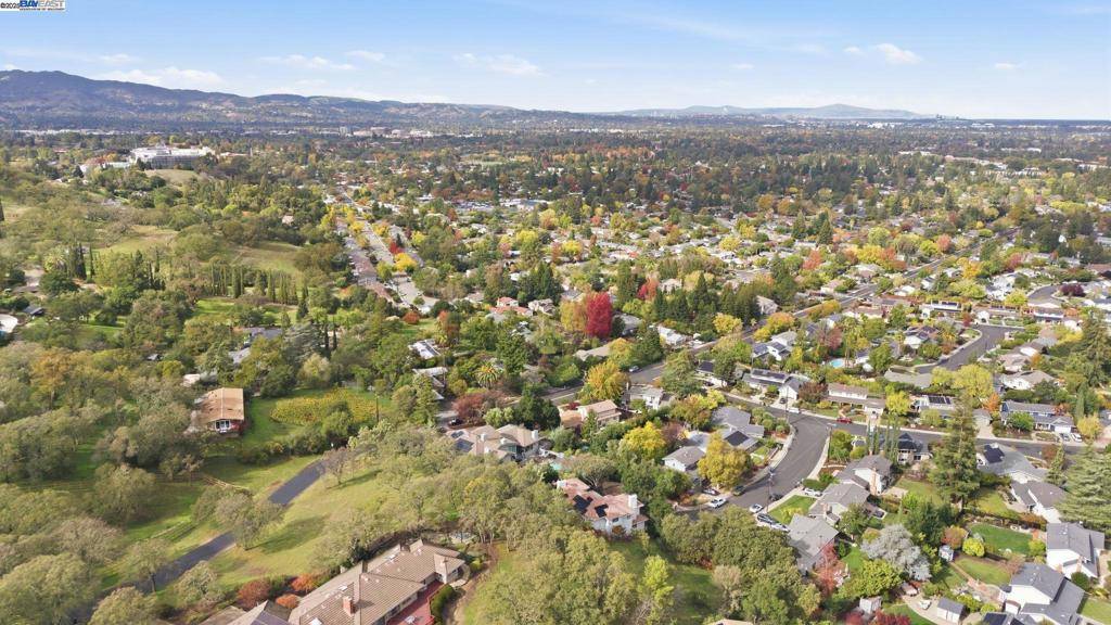 Walnut Creek, CA 94598,1031 Millbrook Court