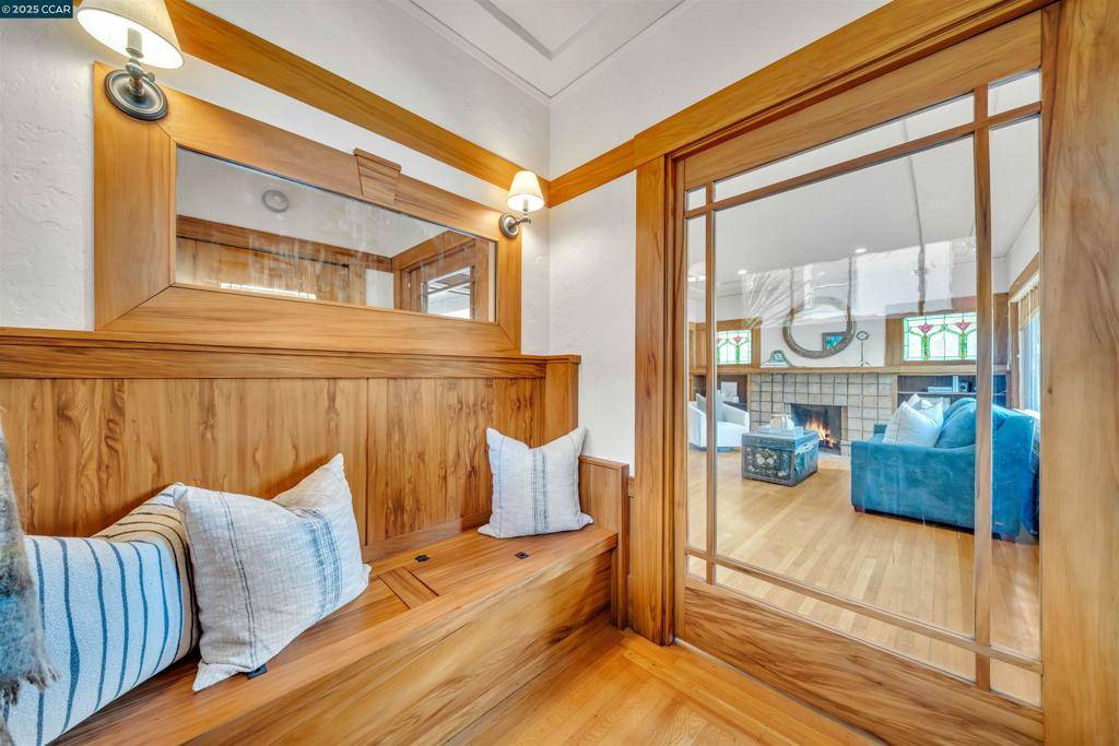 Alameda, CA 94501,1628 Encinal Avenue