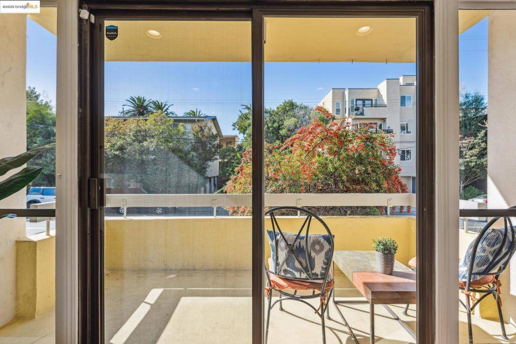 Oakland, CA 94611,651 Oakland Ave #1E