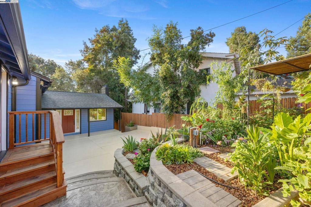 Oakland, CA 94605-4427,3449 Encina Way