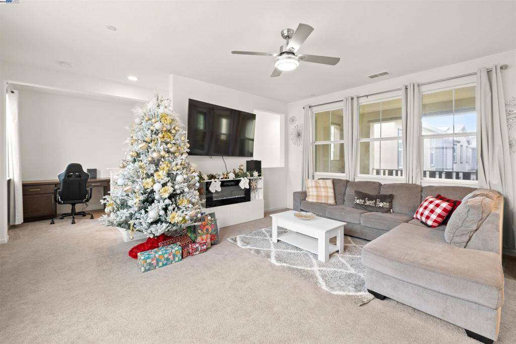 Lathrop, CA 95330,17575 Altair Way