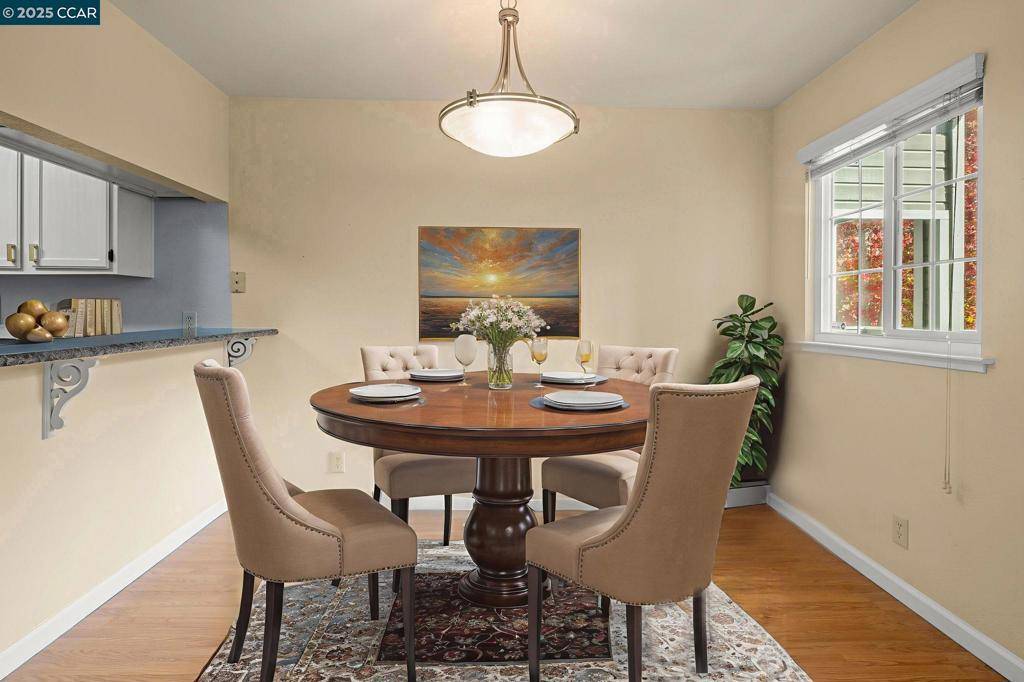 Oakland, CA 94605,560 Canyon Oaks #H