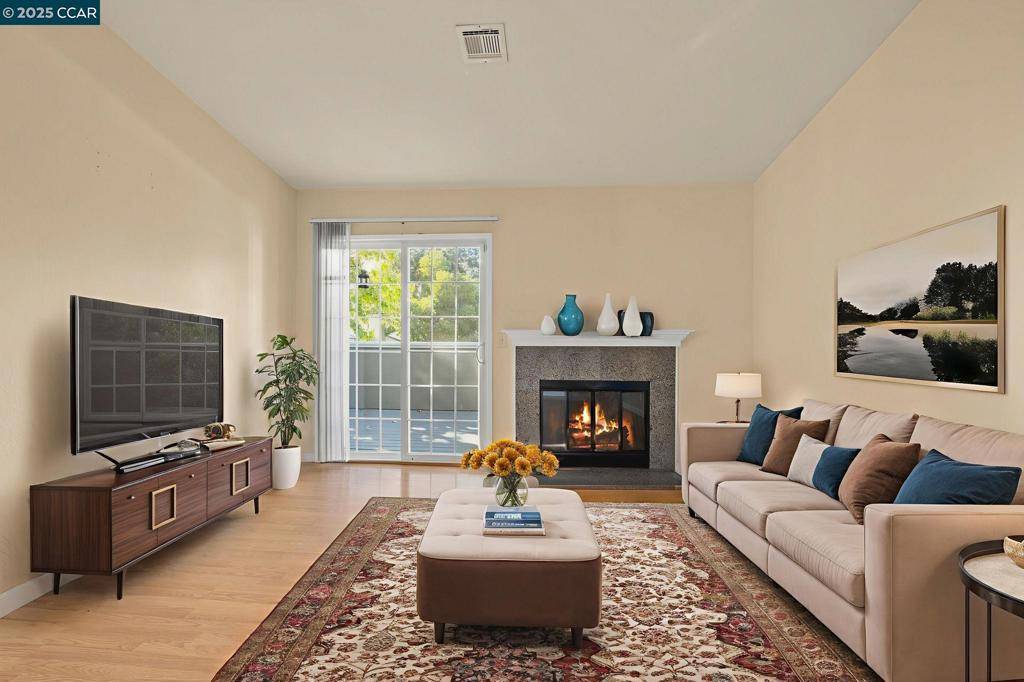 Oakland, CA 94605,560 Canyon Oaks #H