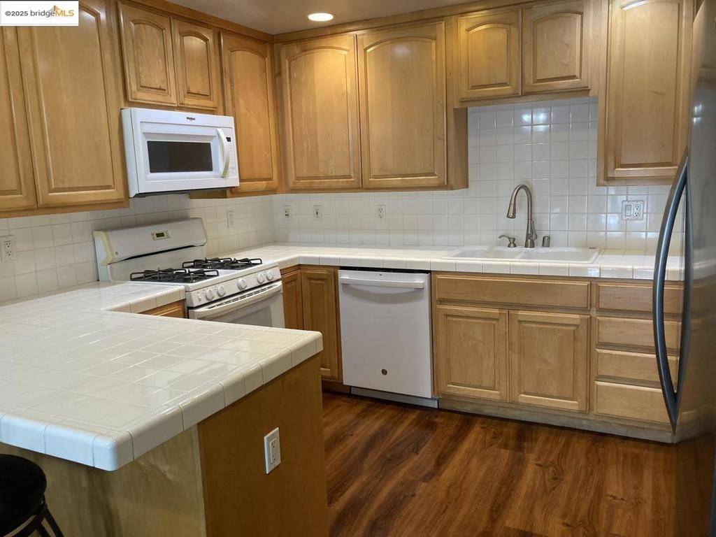 San Jose, CA 95123,297 Tradewinds DR #APT 105