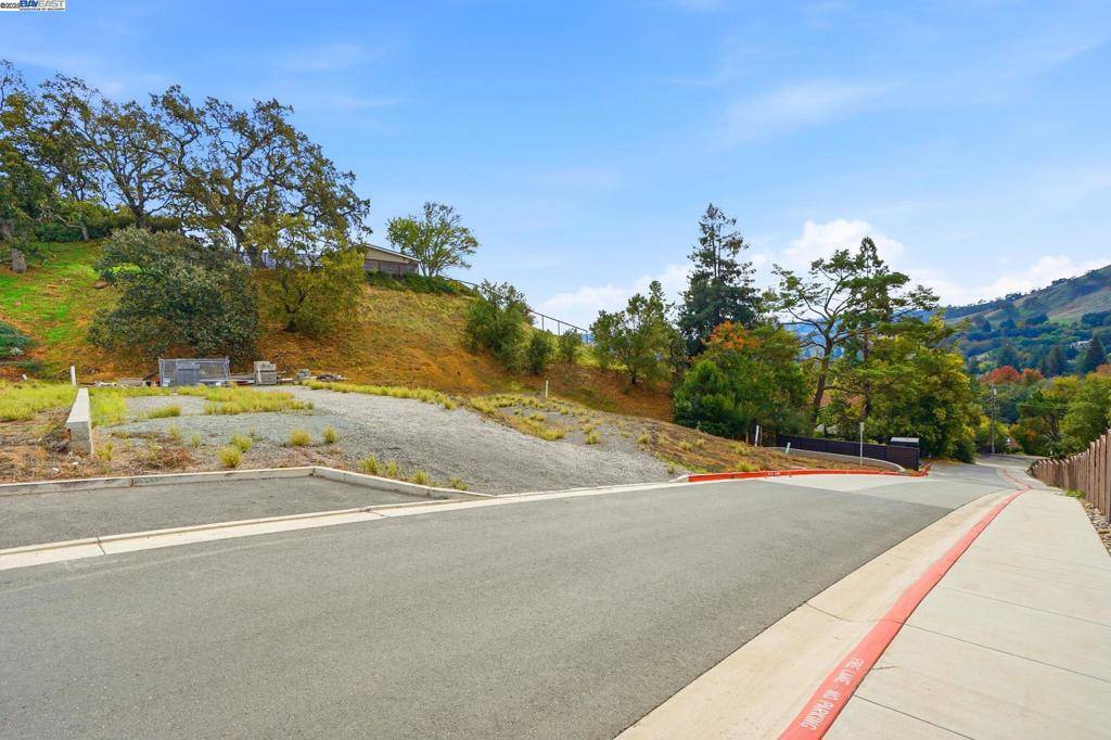 Lafayette, CA 94549,Address not disclosed