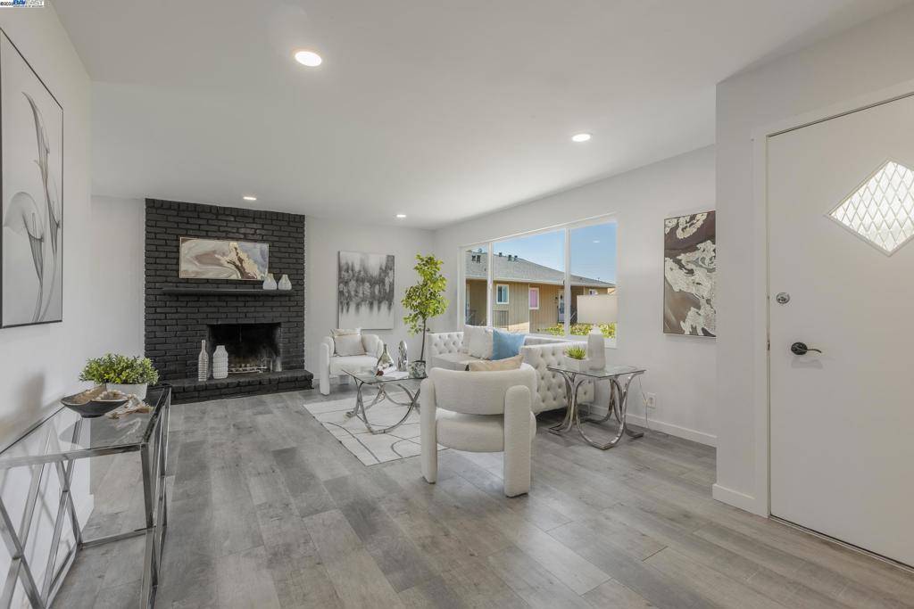 Moraga, CA 94556,1965 Ascot Dr #6