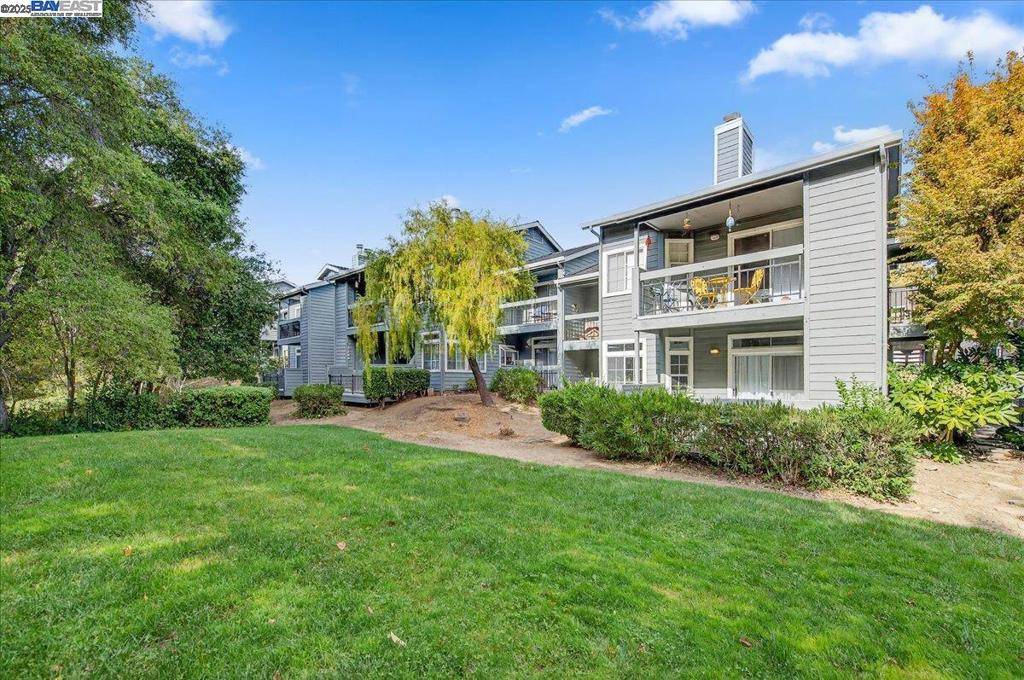 Pleasanton, CA 94588,7875 Canyon Meadow Cir #C