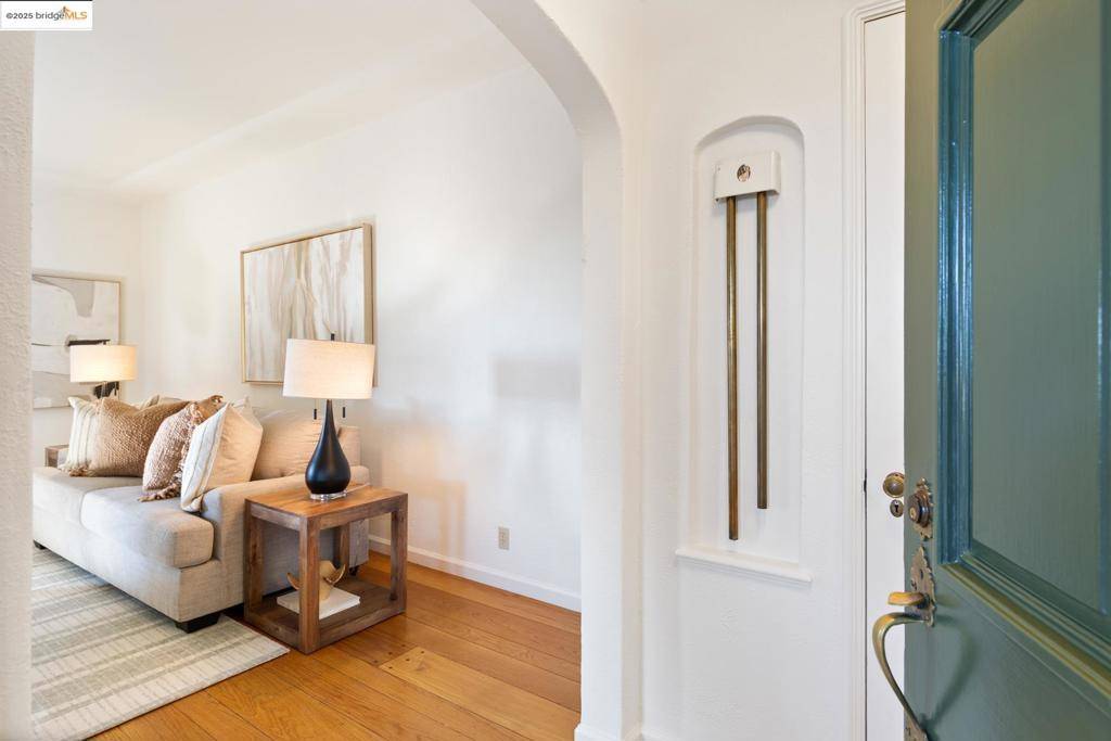 Oakland, CA 94619,4689 FAIR AVENUE