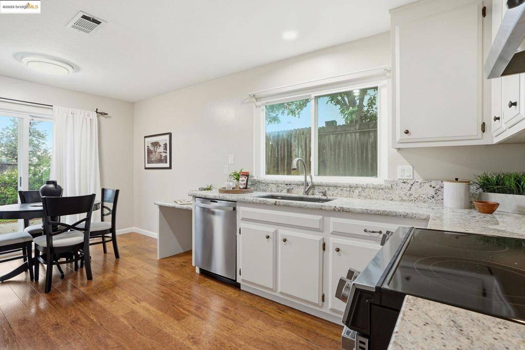 Pittsburg, CA 94565,1098 Alamo Ct