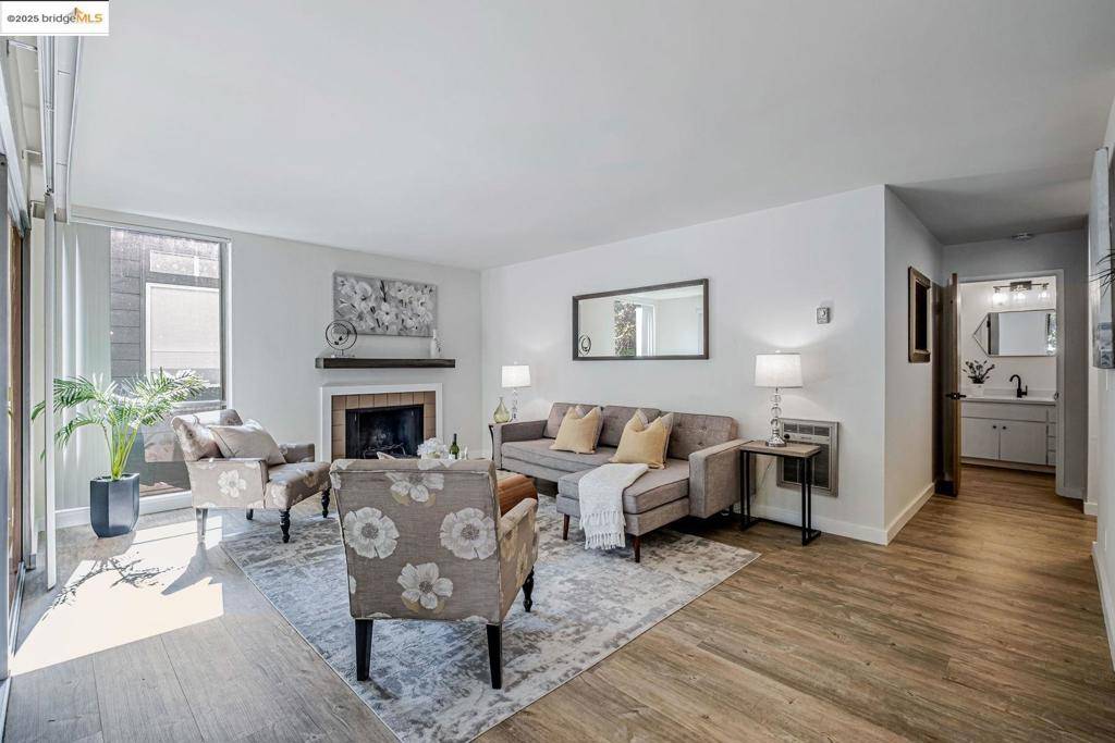 Berkeley, CA 94709,2700 Le Conte AVE #301