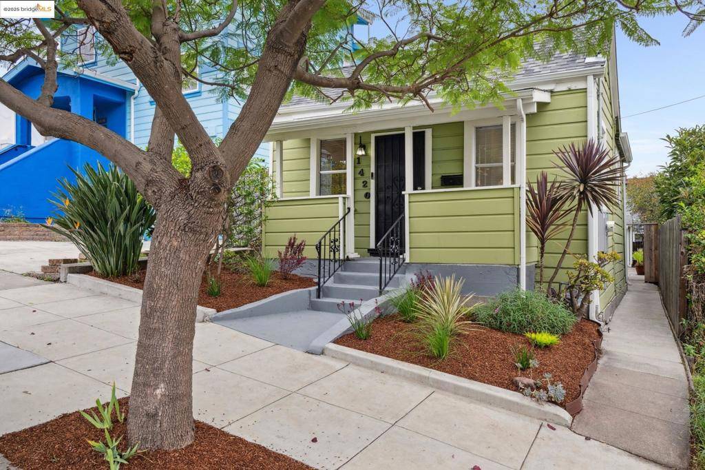 Oakland, CA 94602,1420 E 33rd St