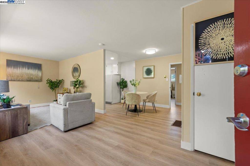 Oakland, CA 94611,5838 Nottingham Dr