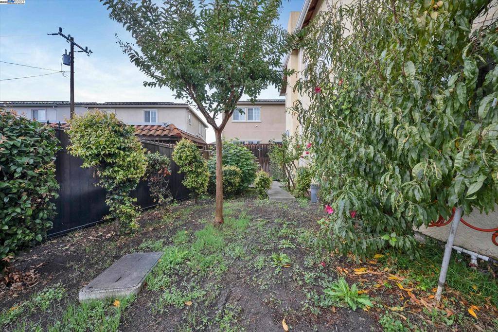 Hayward, CA 94544,25942 Gading Ct.