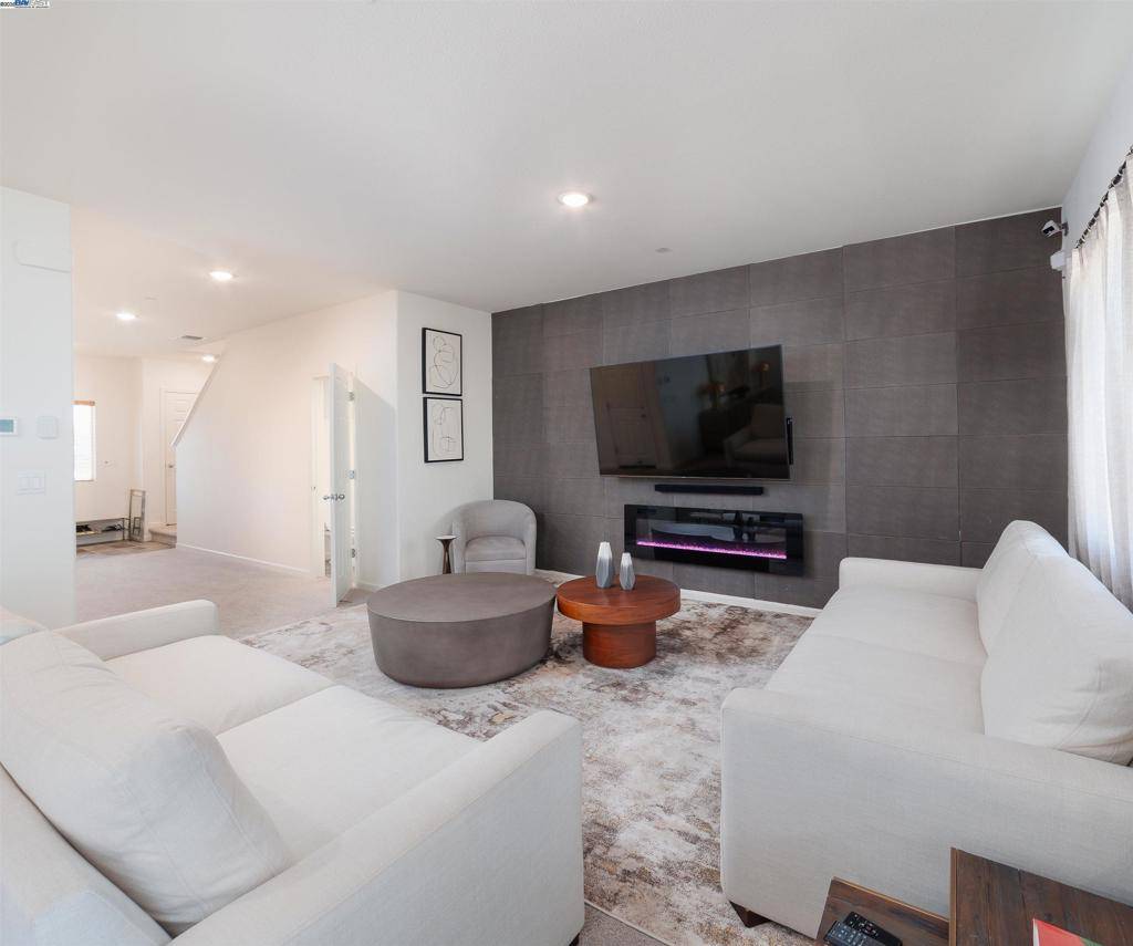 Stockton, CA 95206,Address not disclosed