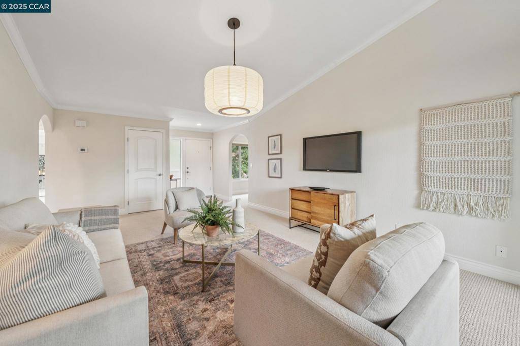 Walnut Creek, CA 94595,870 Terra California Dr #5