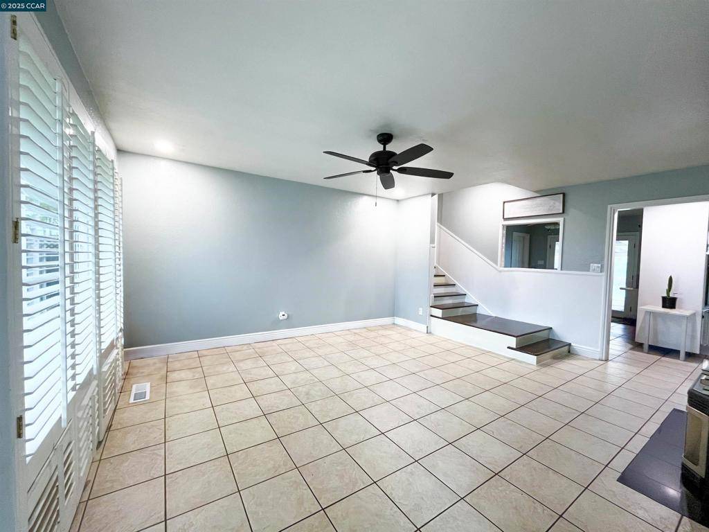 Oakley, CA 94561,250 W Cypress Rd