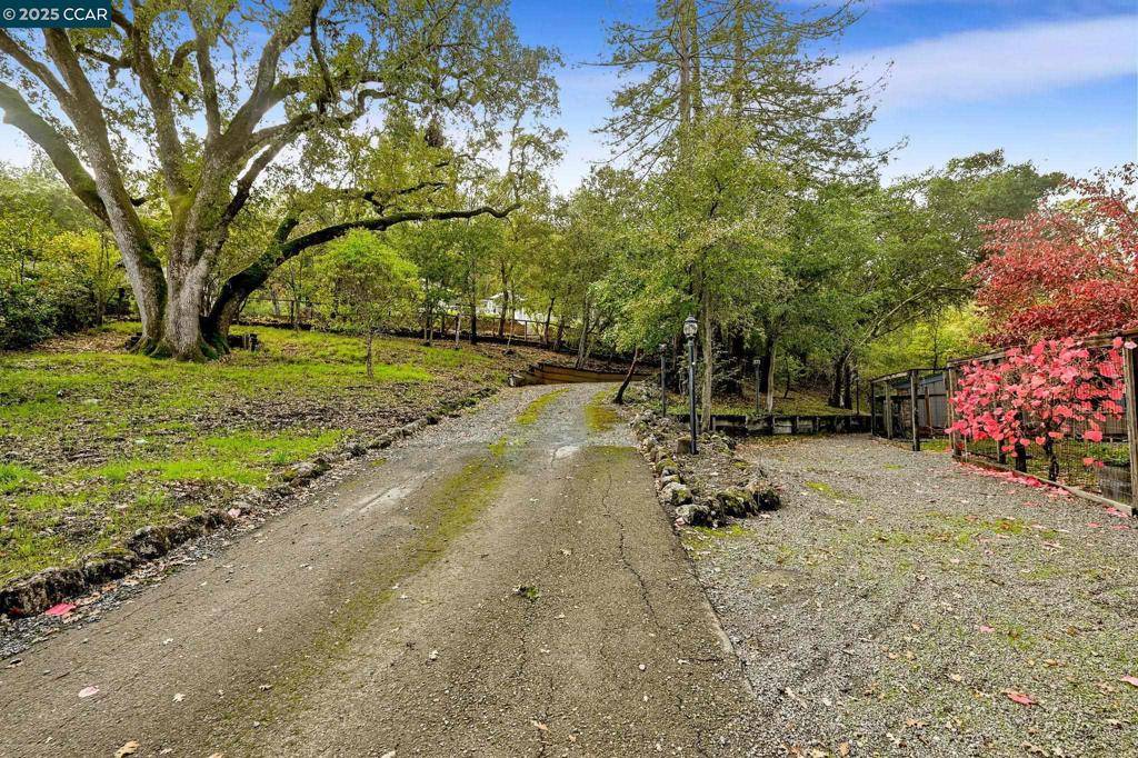 Orinda, CA 94563-3837,230 Moraga Way