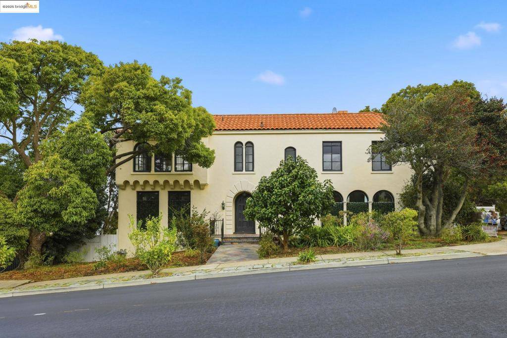 El Cerrito, CA 94530,5449 Barrett Ave