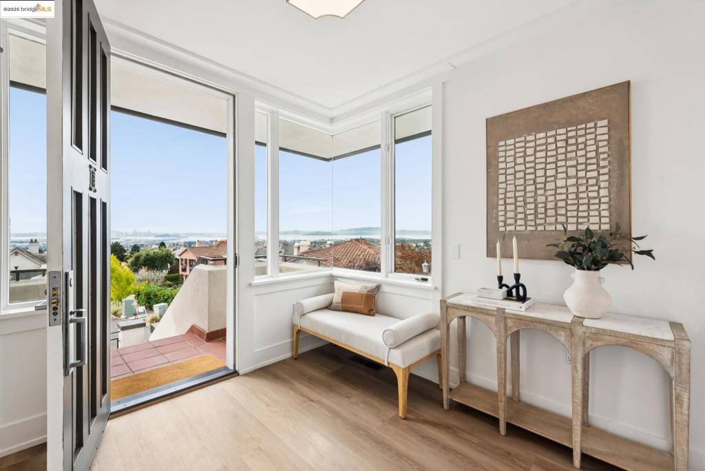 Oakland, CA 94618,14 Contra Costa Place