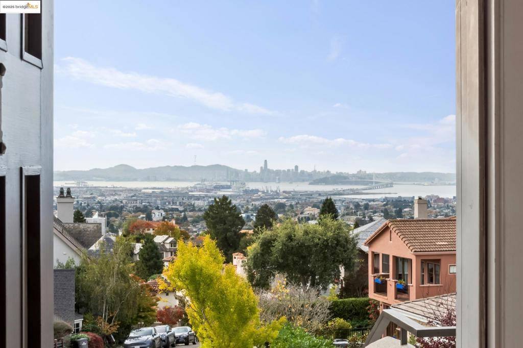 Oakland, CA 94618,14 Contra Costa Place