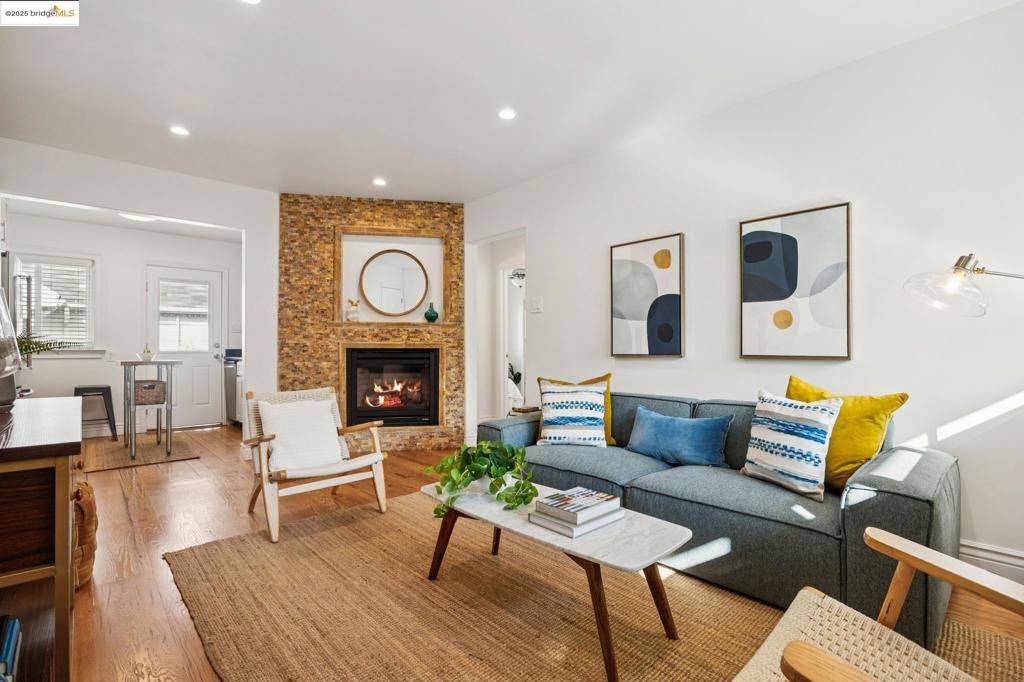 Berkeley, CA 94709,1609 Bonita Ave #3