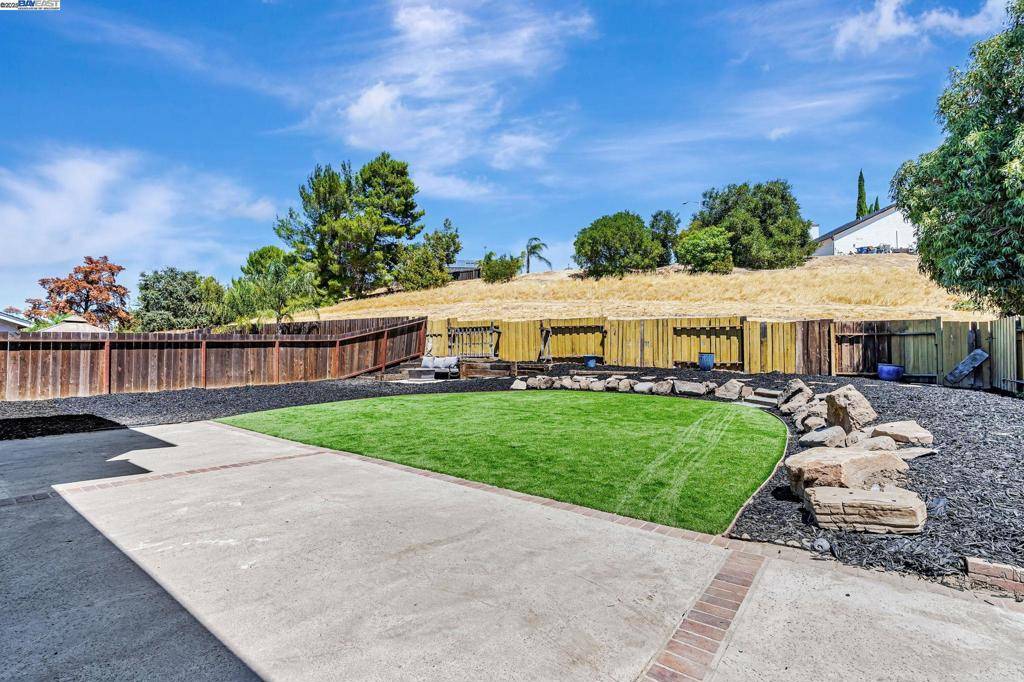 Antioch, CA 94531,2819 Larkspur Dr