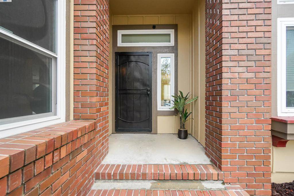 Hayward, CA 94542,28475 Fox Hollow Dr