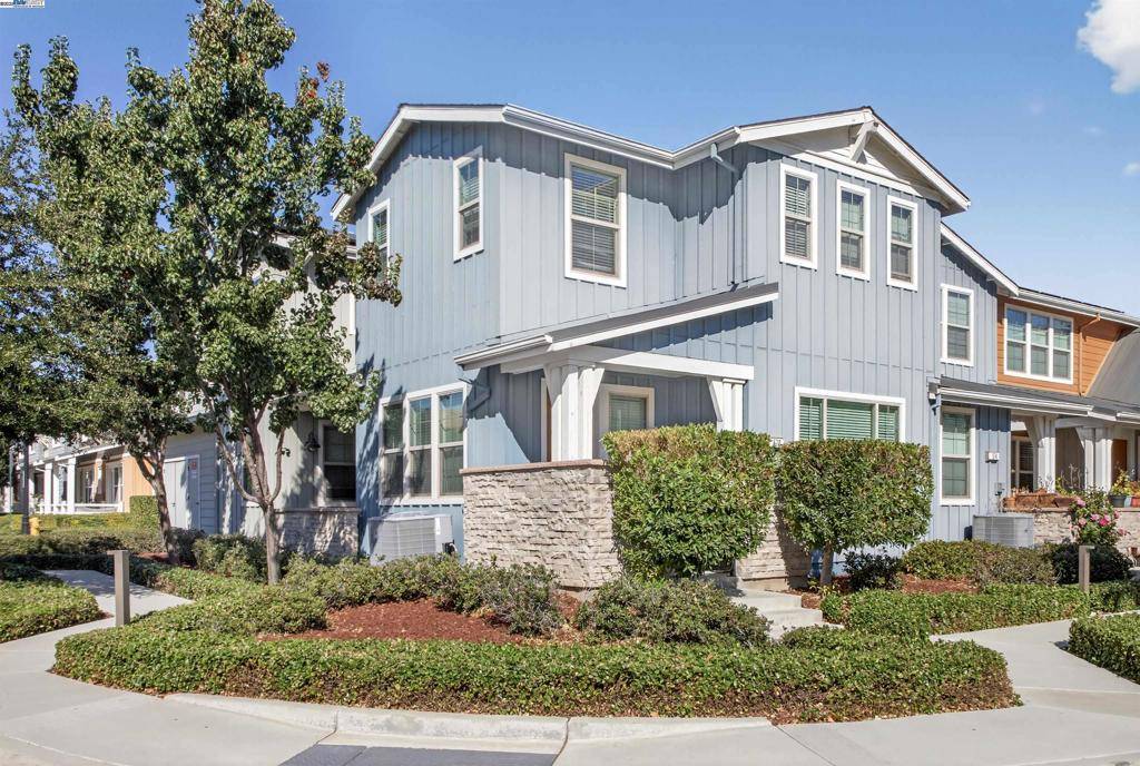 Livermore, CA 94551,570 Sandalwood Dr