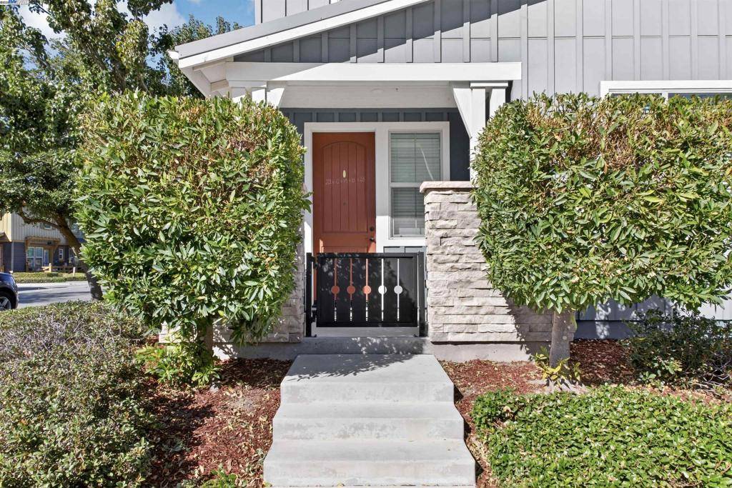 Livermore, CA 94551,570 Sandalwood Dr