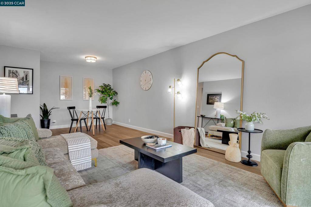 Alameda, CA 94501,2137 Otis Dr #111