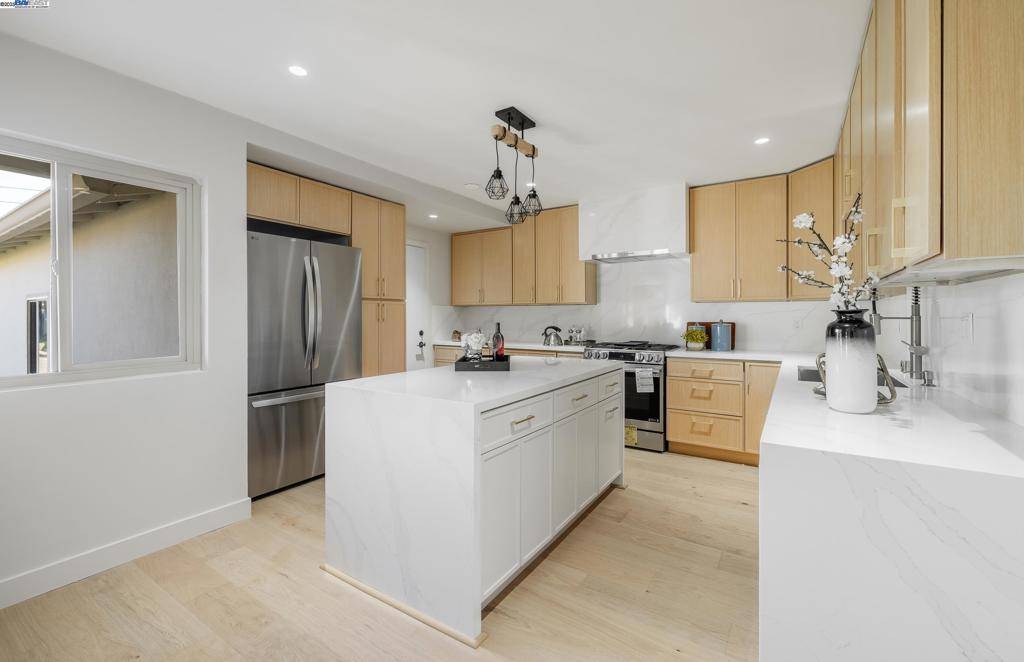 San Leandro, CA 94579,1980 Dayton Ave