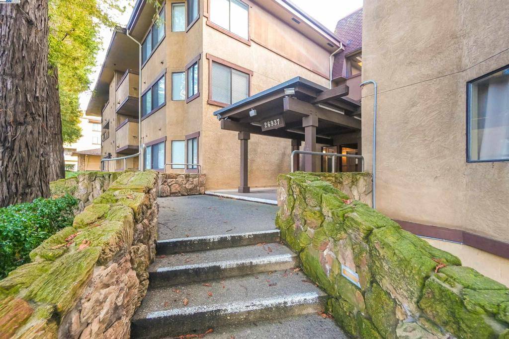 Hayward, CA 94542,26937 HAYWARD BLVD #217