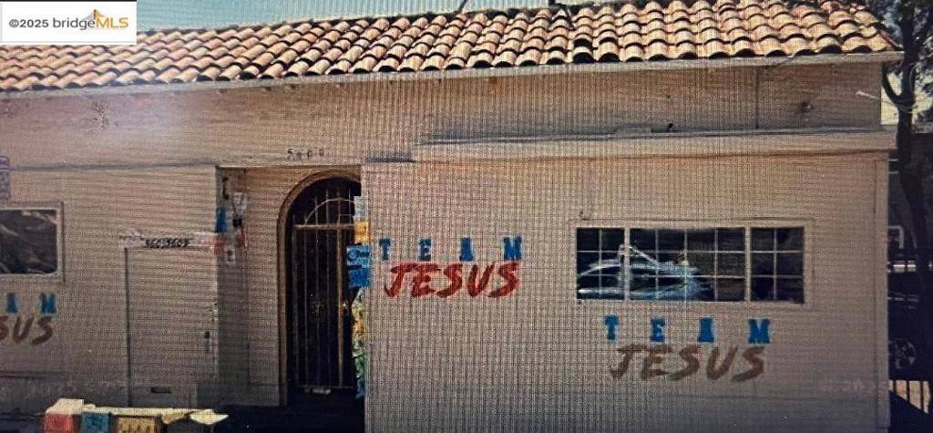 Oakland, CA 94605-1030,5609 Foothill Blvd