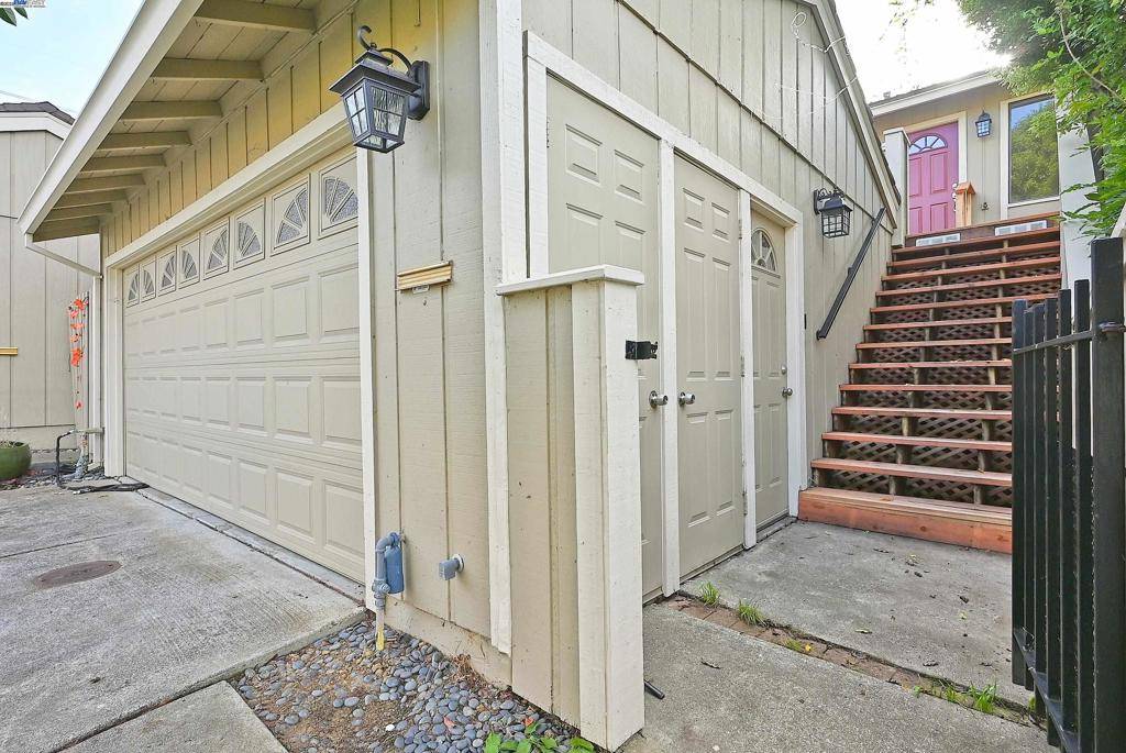 Martinez, CA 94553,405 Thistle Cir