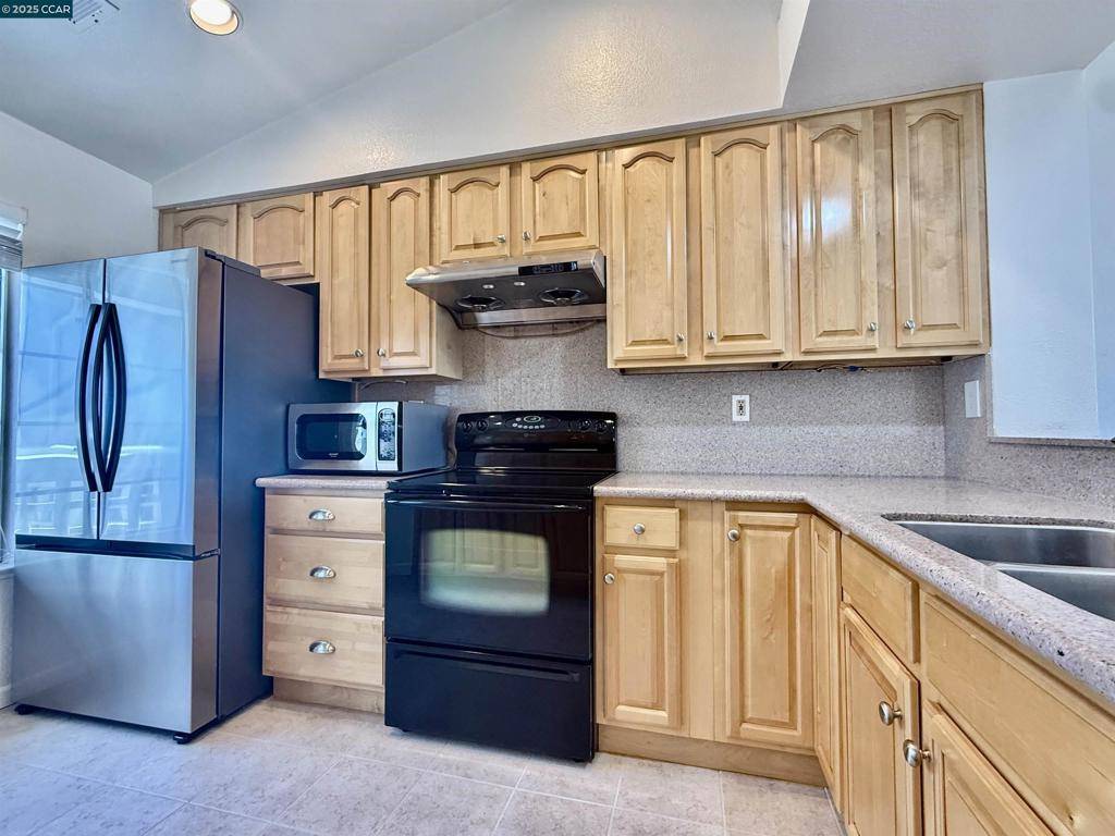 Vallejo, CA 94591,611 Sea Ranch Ct #6