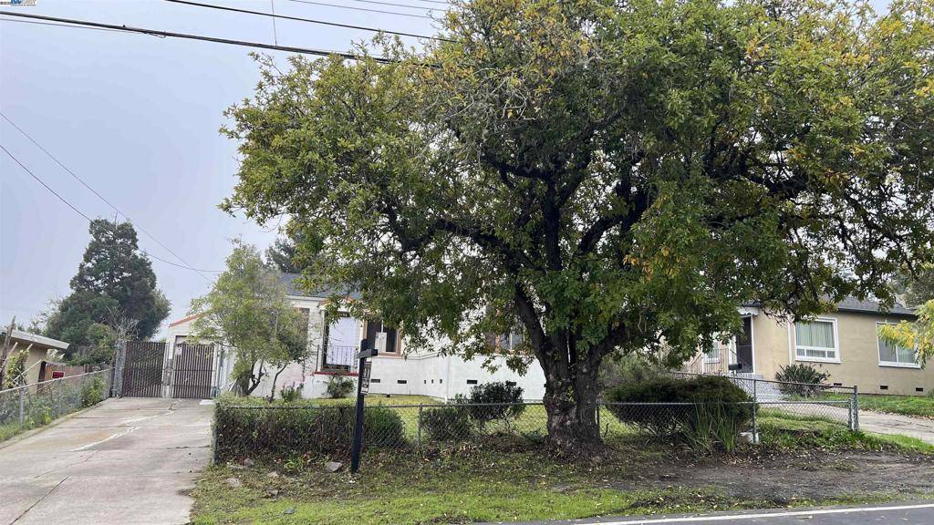 El Sobrante, CA 94803,5152 Hilltop Dr