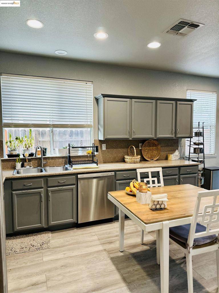 Tracy, CA 95377-9999,4519 TWIN CREEKS COURT